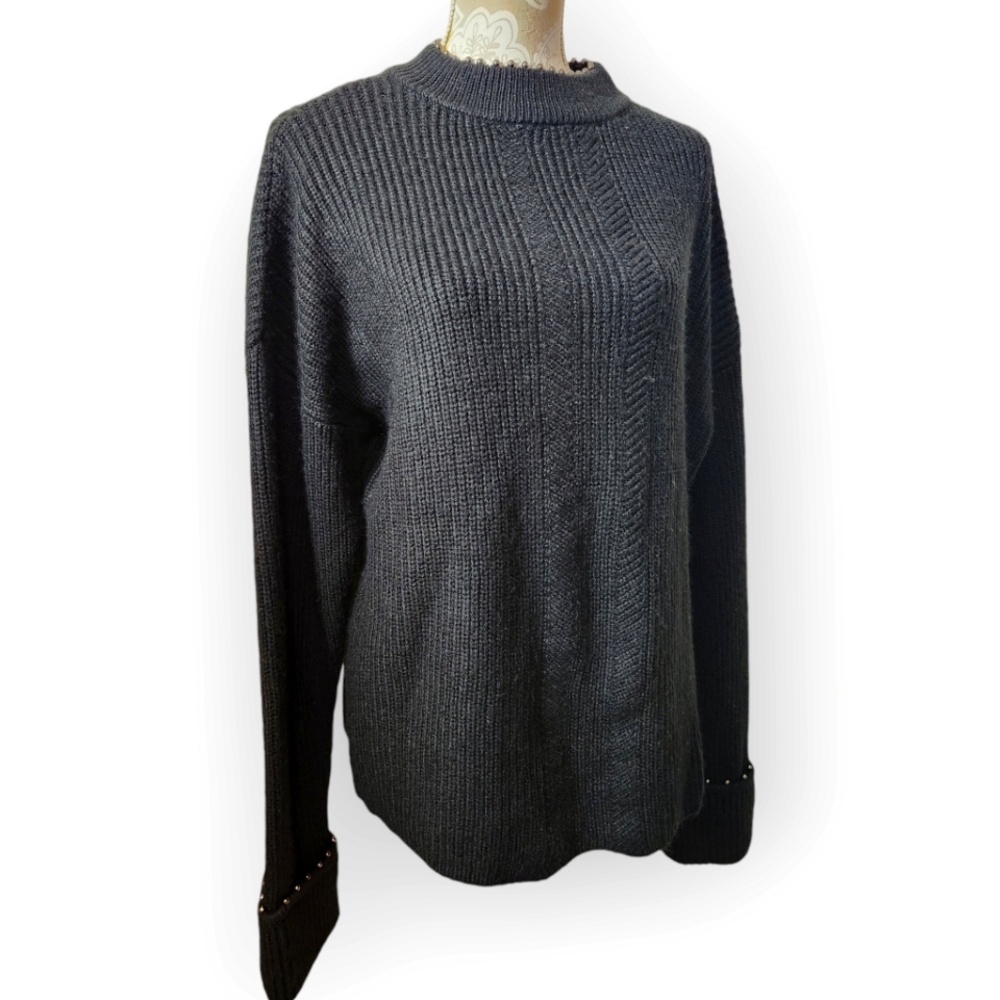 Crown & Ivy True Black Pearl Sweater size XL